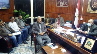 مدير تعليم مطروح يناقش سبل ضبط المنظومة الأمنية بالإدارات والمدارس | صور 