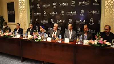 محافظ جنوب سيناء يجتمع باللجنة الموحدة للتحضير لاستضافة مؤتمر المناخ 