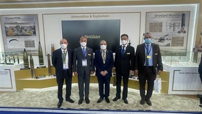 وزير الإنتاج الحربي يزور جناح 