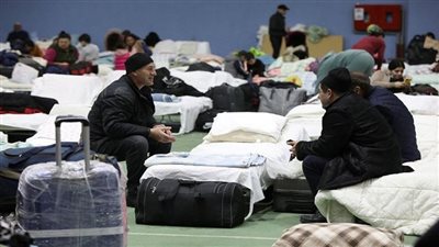 اللاجئون الأوكرانيون.. أوروبا تستعد لأكبر موجة لجوء منذ الحرب العالمية الثانية.. وتحذيرات من العنصرية ضد الأفارقة