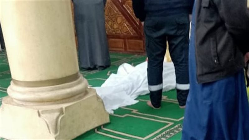 وفاة مسن أثناء أداء