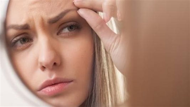 اسباب تساقط شعر الحواجب