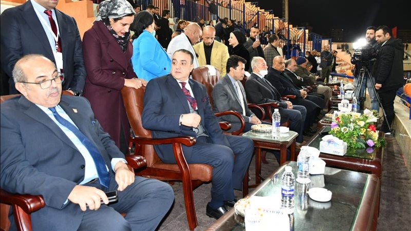 وزير الرياضة يفتتح