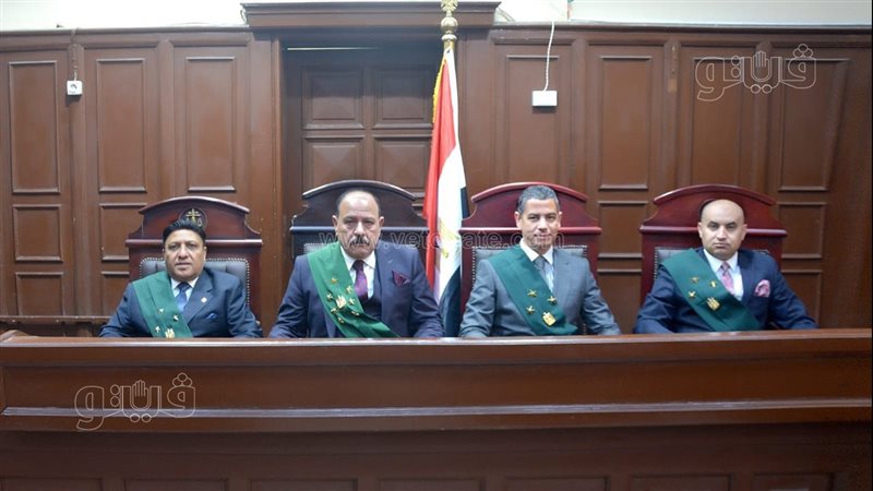 هيئة المحكمة خلال