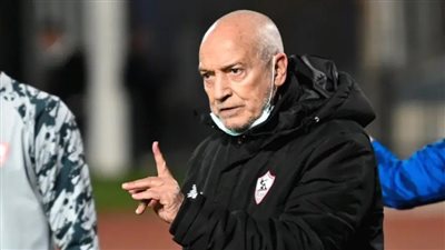 آخرهم قمصان.. الأهلي يواجه فيريرا في 4 مباريات بأجهزة مؤقتة