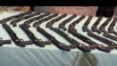 بينهما رشاشان.. ضبط 346 قطعة سلاح ناري وأبيض بحوزة 139 متهما بالمحافظات