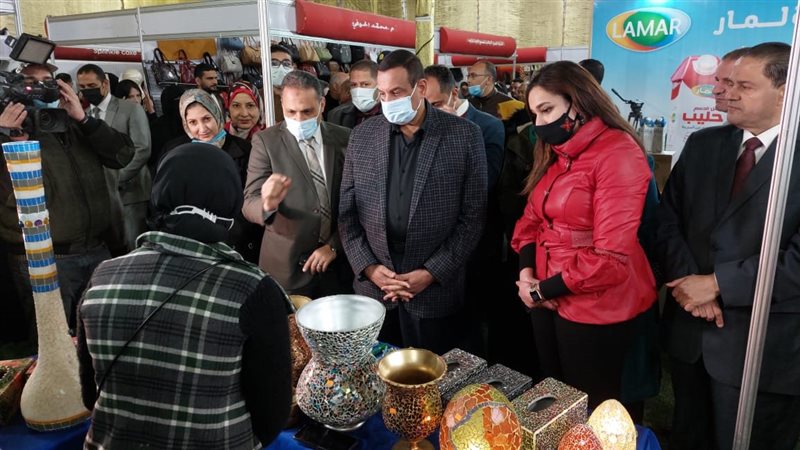 محافظ البحيرة يفتتح