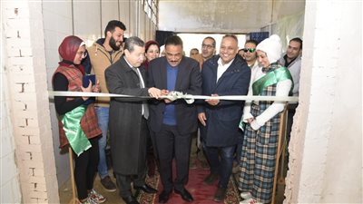 محافظ مطروح يفتتح الوحدة البحثية الإرشادية لزيت الزيتون | صور