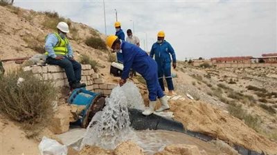 إصلاح عطل فى خط مياه مغذي لإحدى مناطق العريش