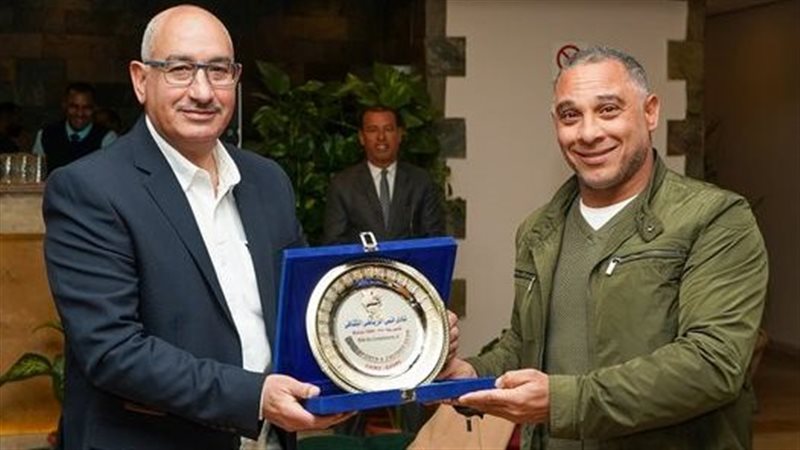 إنبي يكرم زكريا السيد