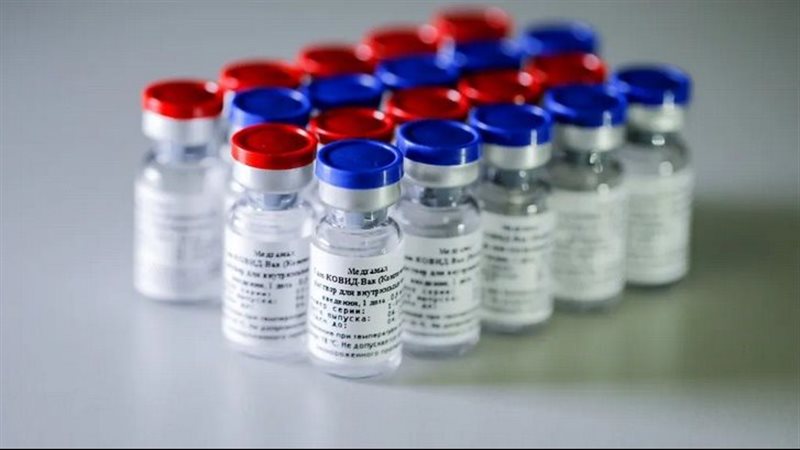 لقاح سبوتنيك في الروسي