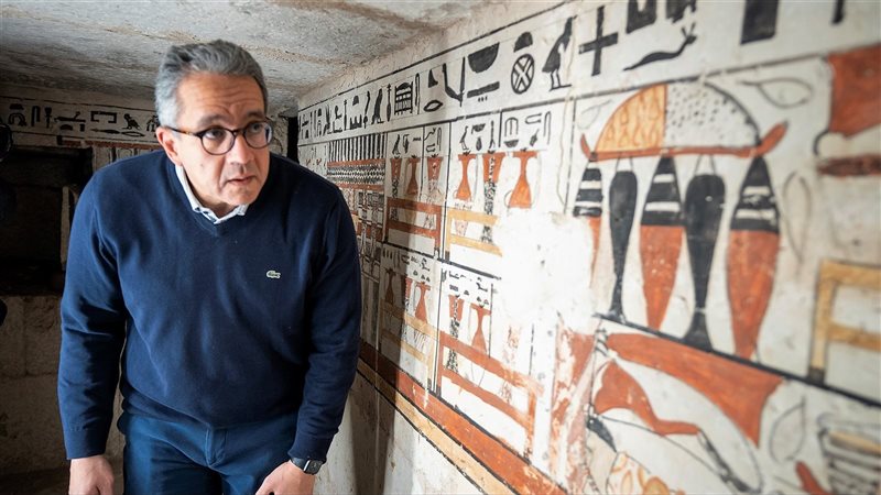 وزير السياحة والآثار