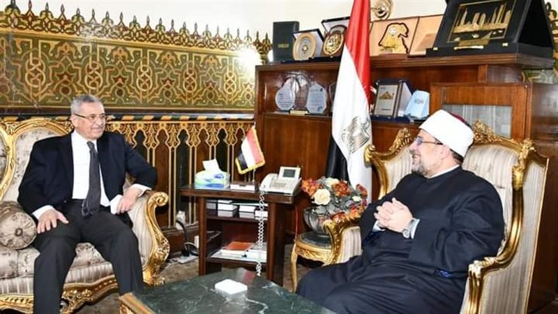 وزير الأوقاف وسفير