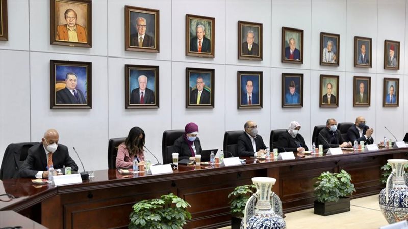 اجتماع وزير السياحة