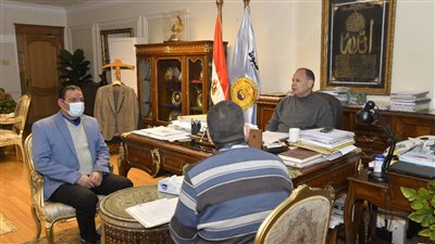 محافظ أسيوط يهنئ 8 طلاب فازوا بمراكز متقدمة في مسابقة ايسف 2022