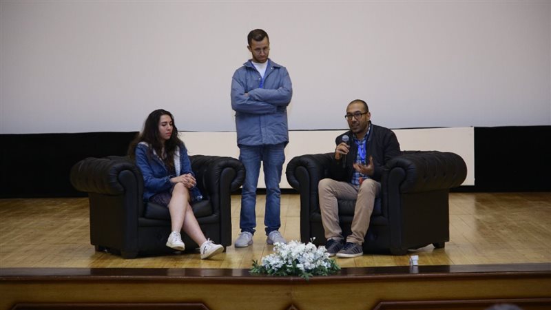 الناقدة اسراء مختار