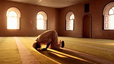 تفسير حلم الصلاة في المنام وعلاقته بالرزق وقضاء الحاجات وزوال الهموم 