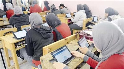 انطلاق أول امتحان تجريبي إلكتروني لطلاب الصف الأول الثانوي.. اليوم 