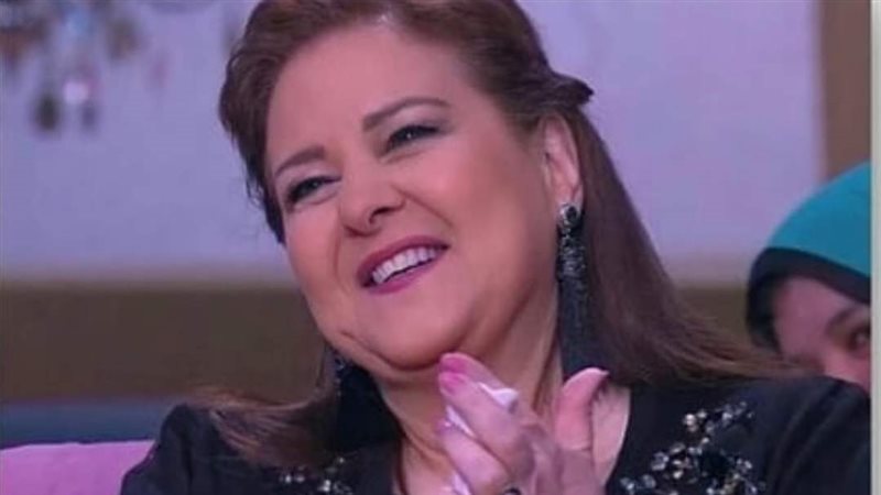 دلال عبد العزيز 