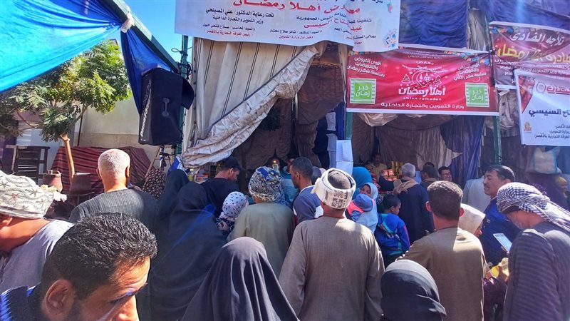 إقبال أهالي إسنا
