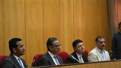 محافظ الفيوم يلتقي مستثمري المنطقة الصناعية بكوم أوشيم