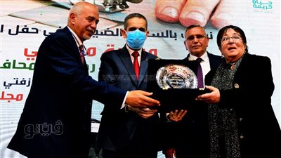 محافظ الغربية يطلق مبادرة مشغلي ويسلم ٣٠ ماكينة خياطة لسيدات