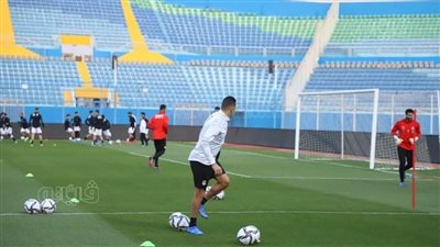 بمشاركة محمد صلاح.. انطلاق مران منتخب مصر بملعب الدفاع الجوي | فيديو