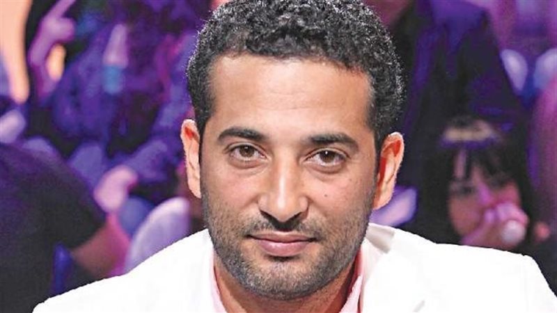  الفنان عمرو سعد