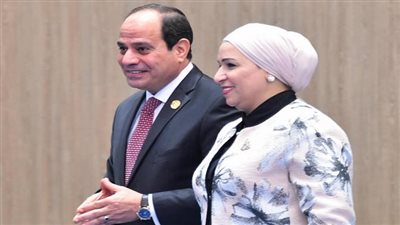  السيسي وقرينته يصلان مقر حفل تكريم المرأة المصرية والأم المثالية