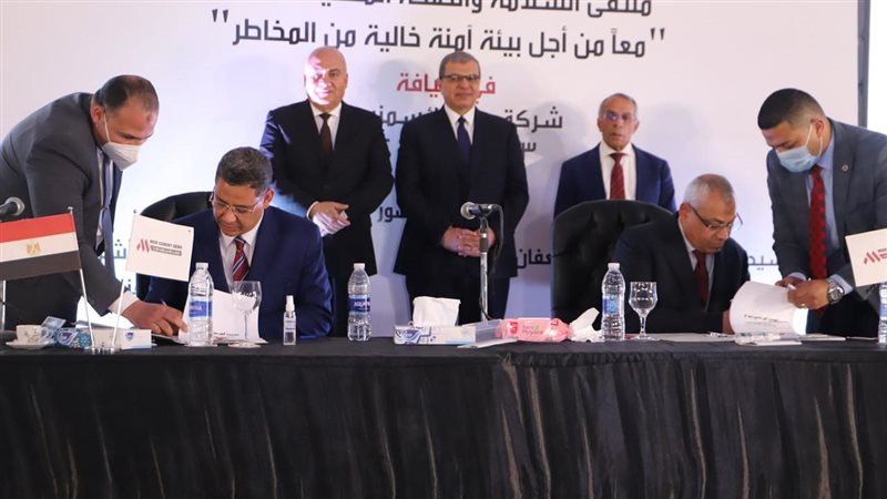 سعفان ومحافظ قنا