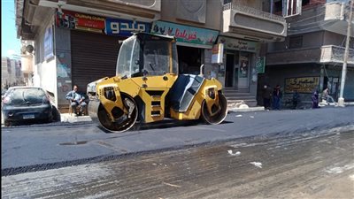 استمرار أعمال الرصف والتطوير بشوارع قويسنا والباجور وأشمون| صور