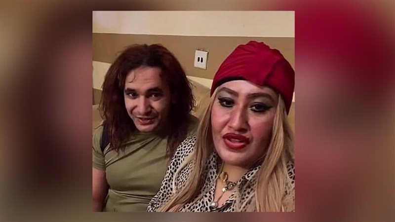 مشهورا التيك توك