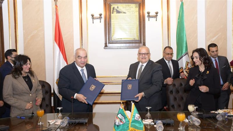 جامعة القاهرة توقع