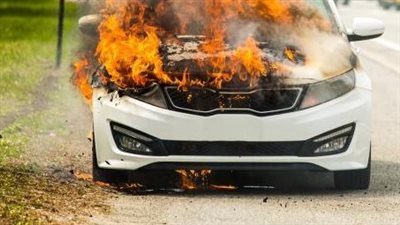 ضبط سائق أشعل النار في سيارة مواطن بالخليفة