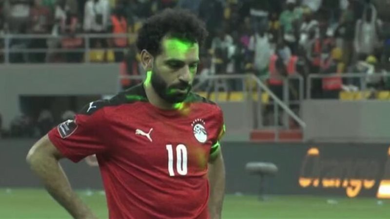 تسليط شعاع الليزر