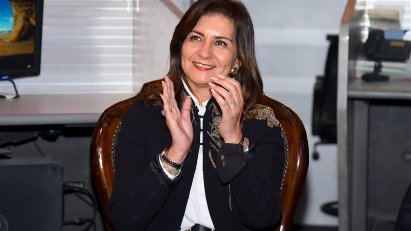 السفيرة نبيلة مكرم