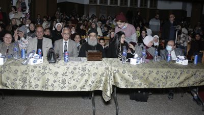 رسائل حب بكل اللغات.. مدرسة سان جورج ببورسعيد تبدع في احتفالية الأم| صور