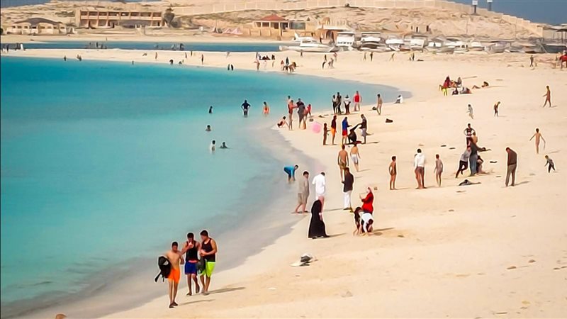 توافد المواطنين على