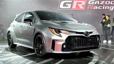 العدادات الرقمية وزر التشغيل الكهربائي أبرز الاختلافات في تويوتا كورولا GR