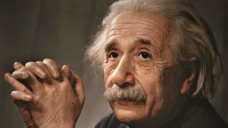 إينشتاين