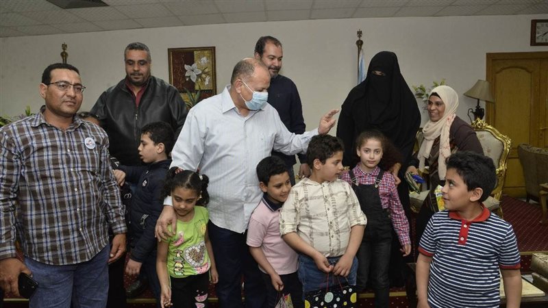 لقاء محافظ أسيوط