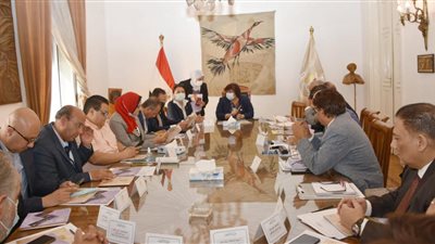 عبد الدايم تجتمع برؤساء الهيئات لبحث تنفيذ الاحتفال بالقاهرة عاصمة الثقافة