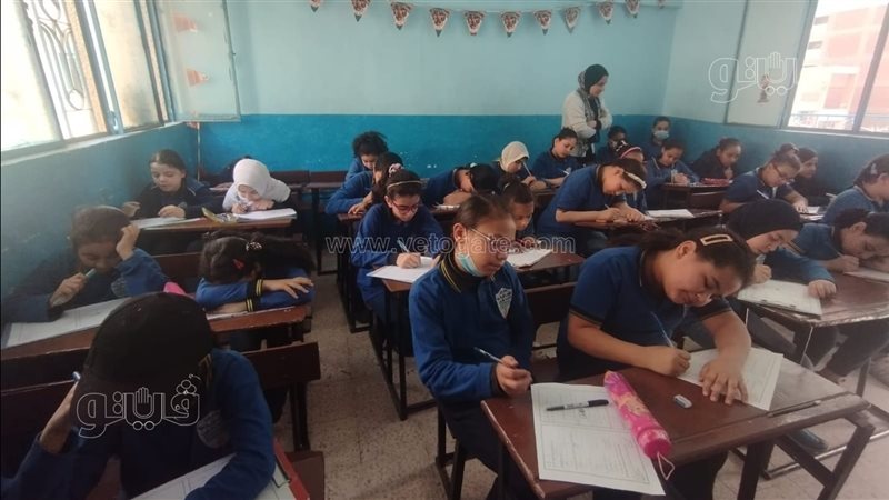طلاب الصف الرابع
