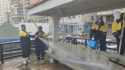 بقعة زيت بكورنيش الإسكندرية تثير غضب الأهالي