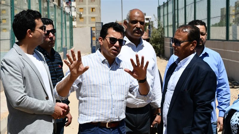 وزير الرياضة يتفقد