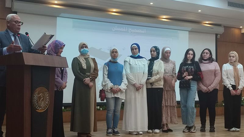 محافظ بورسعيد خلال