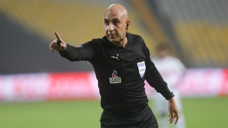 محمد عادل حكم مباراة