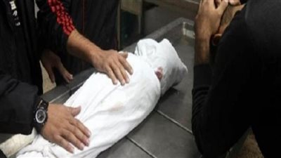 لبكائه أثناء ممارسة الرذيلة.. مقتل طفل على يد عشيق والدته بالسلام