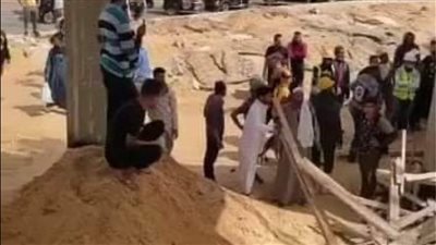 مصرع وإصابة 8 عمال في انهيار مسجد تحت الإنشاء بمدينة بدر | صور