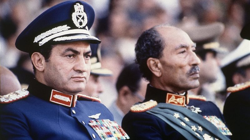 مبارك والسادات 